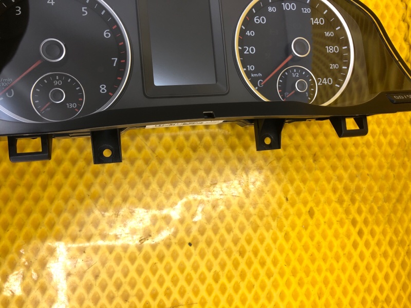 Панель приборов Volkswagen Tiguan