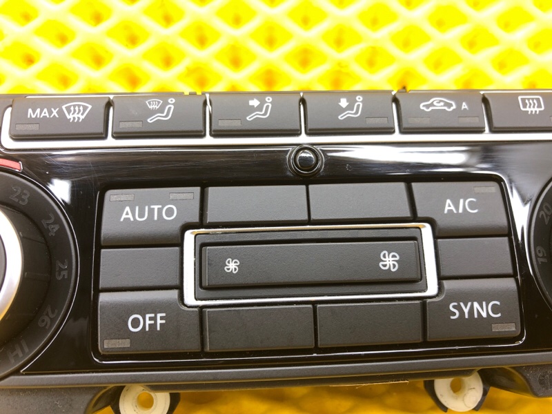 Блок управления климат-контролем Volkswagen Tiguan