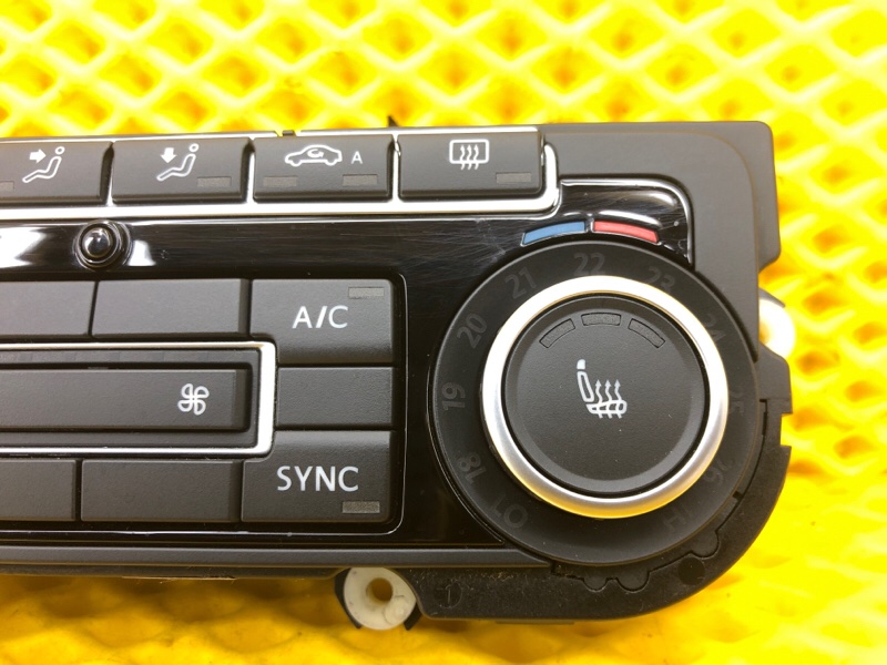 Блок управления климат-контролем Volkswagen Tiguan