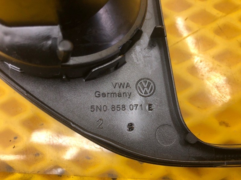 Дефлектор воздуховода центральный Volkswagen Tiguan