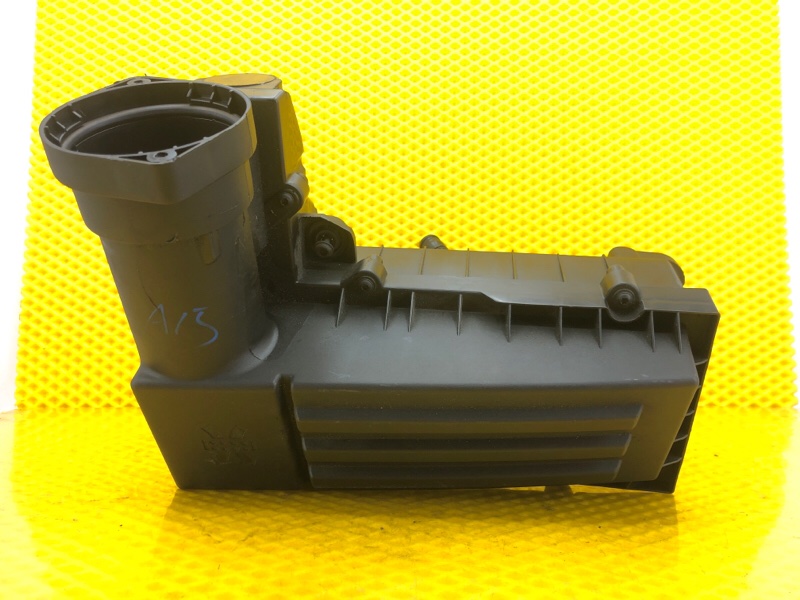 Корпус воздушного фильтра Volkswagen Tiguan