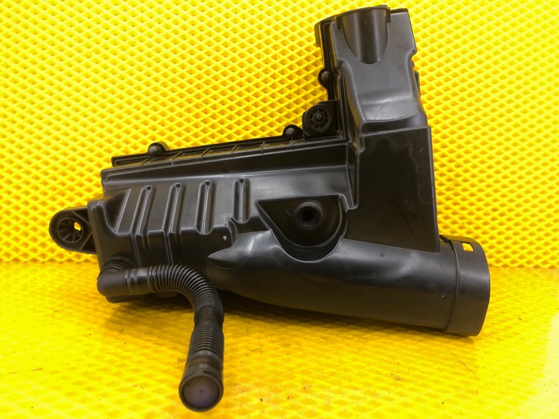 Корпус воздушного фильтра Volkswagen Tiguan