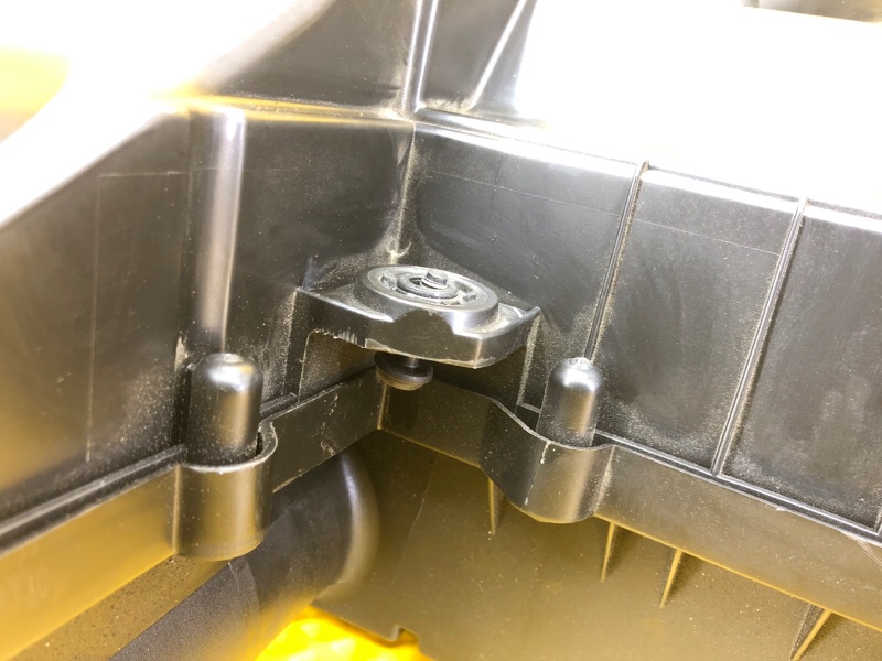 Корпус воздушного фильтра Volkswagen Tiguan