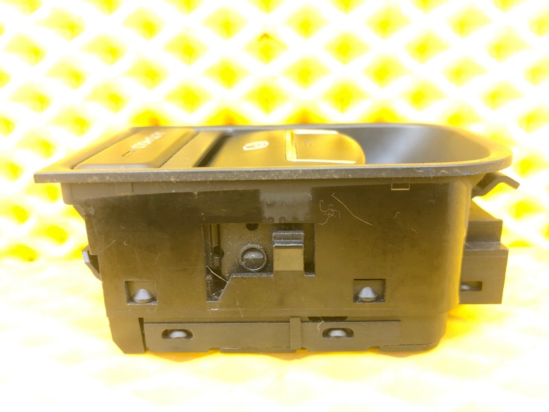 Кнопка стояночного тормоза Volkswagen Tiguan