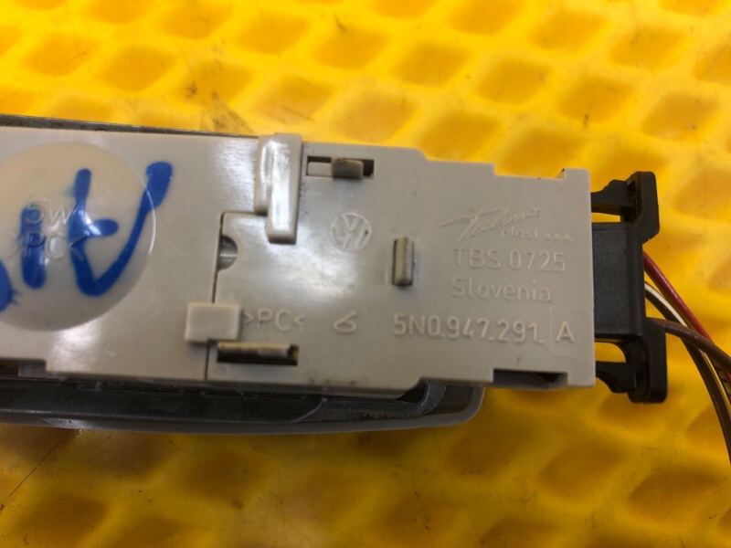 Плафон подсветки салона Volkswagen Tiguan