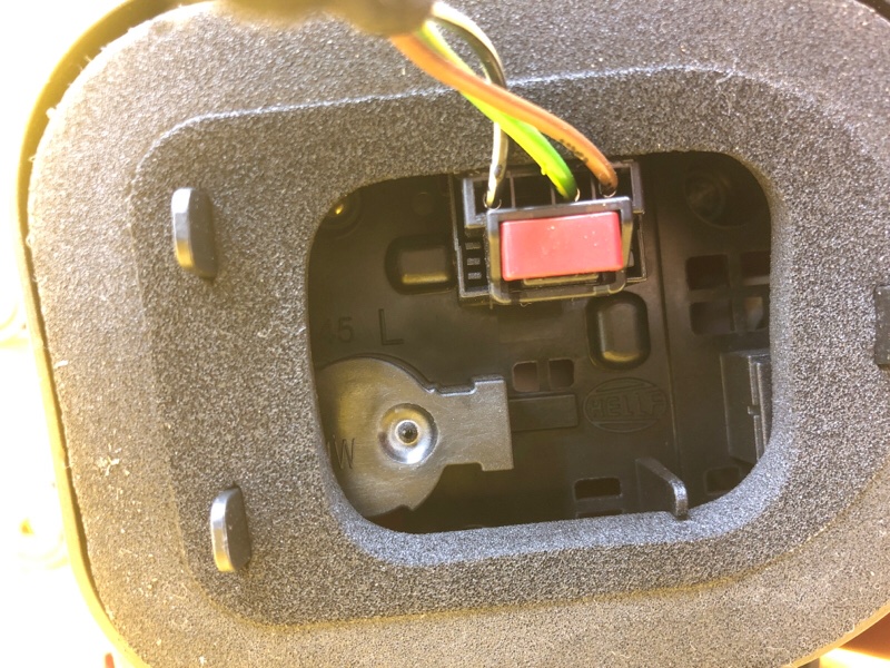 Фонарь задний левый Volkswagen Tiguan