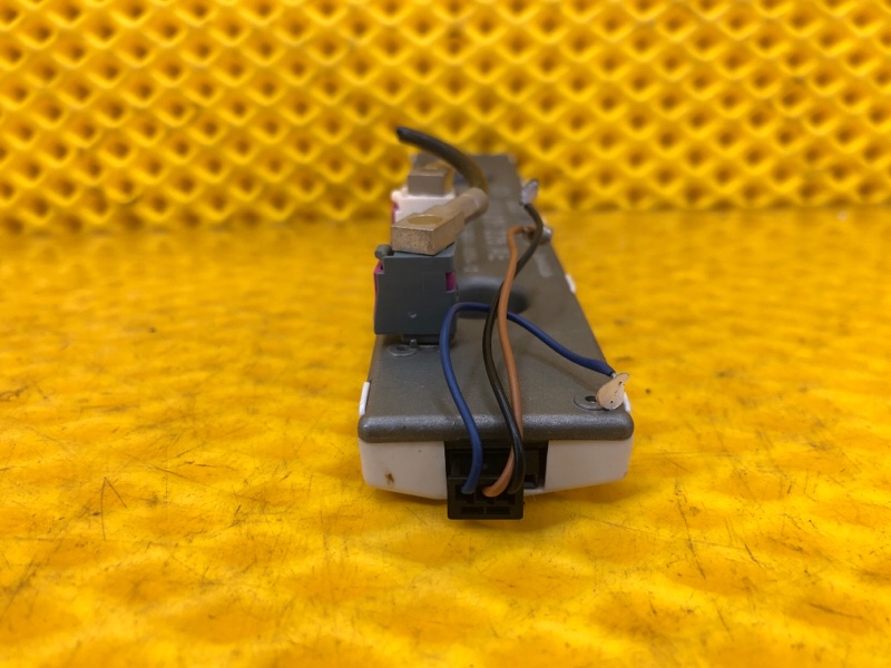 Усилитель антенны Audi Q7 2014 4L