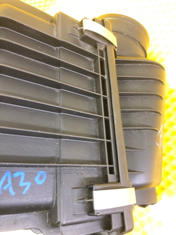 Корпус воздушного фильтра Audi Q7 2014 4LB