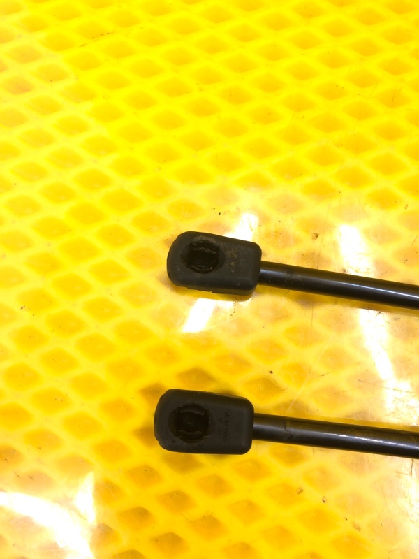 Амортизатор капота Audi Q7 2014 4LB