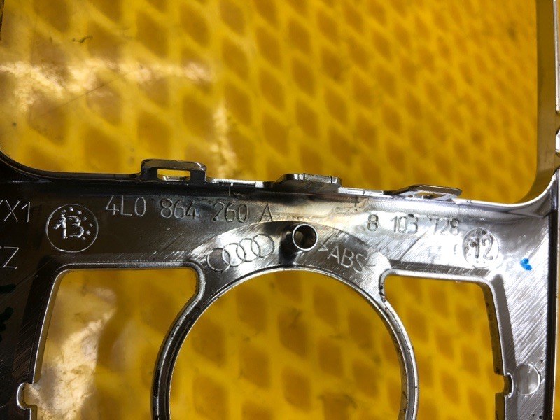 Накладка декоративная Audi Q7 2014 4LB