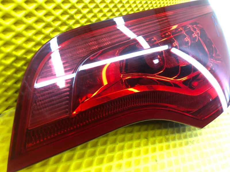 Фонарь задний правый Audi Q7 2014 4LB