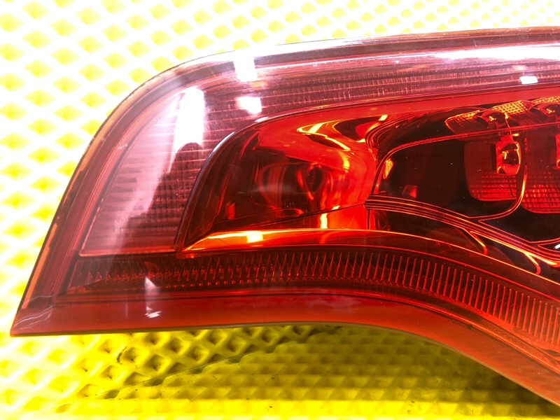 Фонарь задний правый Audi Q7 2014 4LB