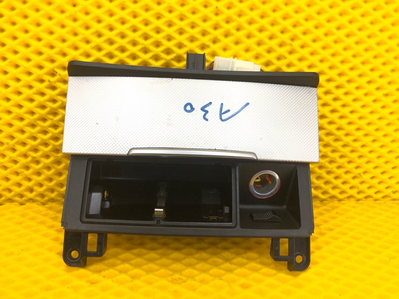 Пепельница Audi Q7 2014 4LB