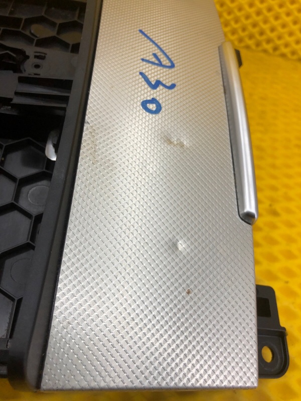 Пепельница Audi Q7 2014 4LB