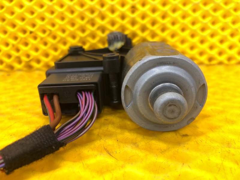 Моторчик люка Audi Q7 2014 4LB