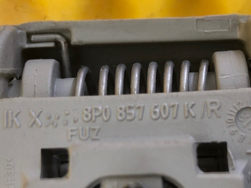 Ручка потолочная Audi Q7 2014 4LB