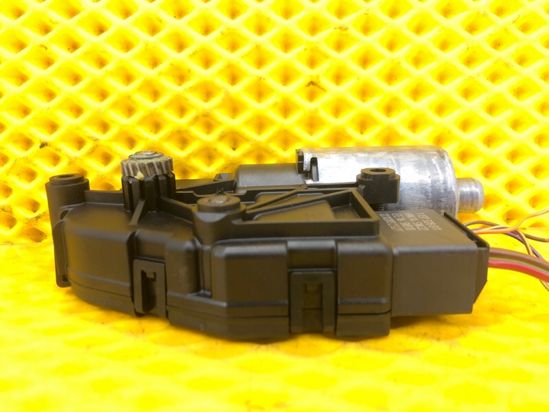 Моторчик люка Audi Q7 2014 4LB