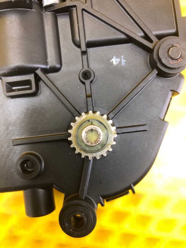 Моторчик люка Audi Q7 2014 4LB