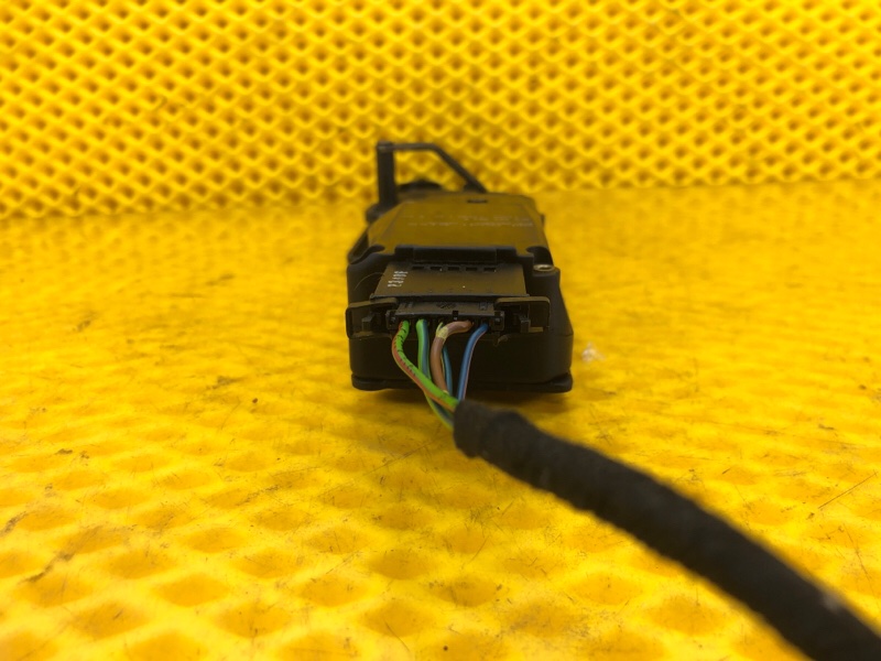 Замок крышки багажника Audi Q7 2014 4LB