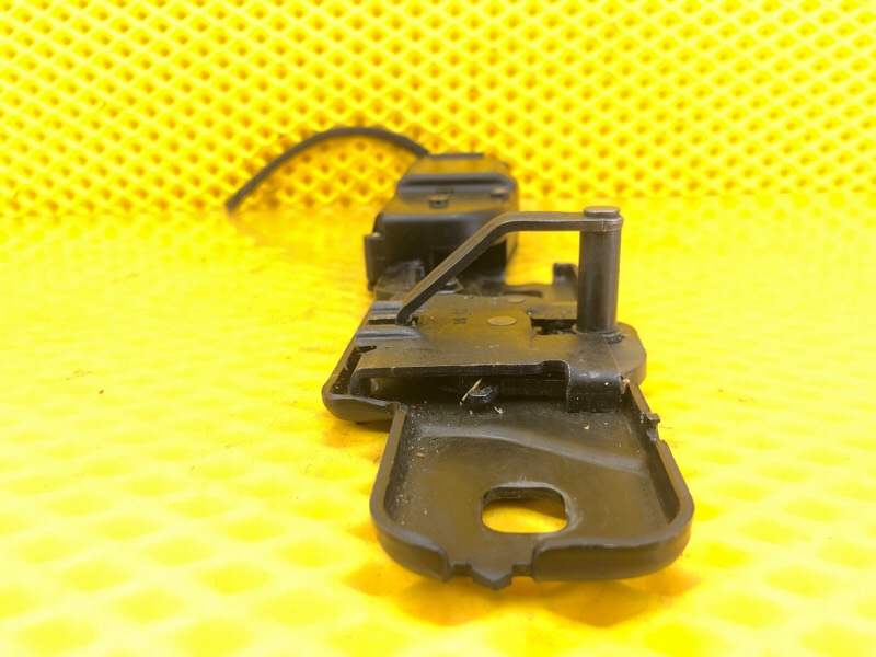 Замок крышки багажника Audi Q7 2014 4LB