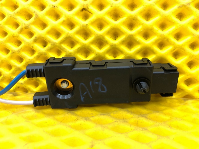 Усилитель антенны Mercedes-Benz S-Class 2014 W222