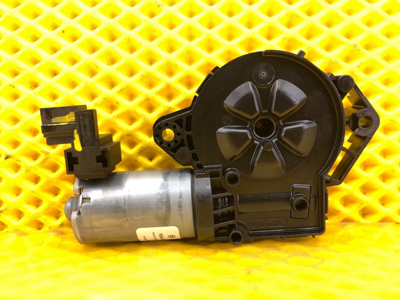 Моторчик люка Mercedes-Benz S-Class 2014 W222