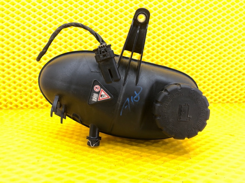 Бачок расширительный Mercedes-Benz S-Class 2014 W222