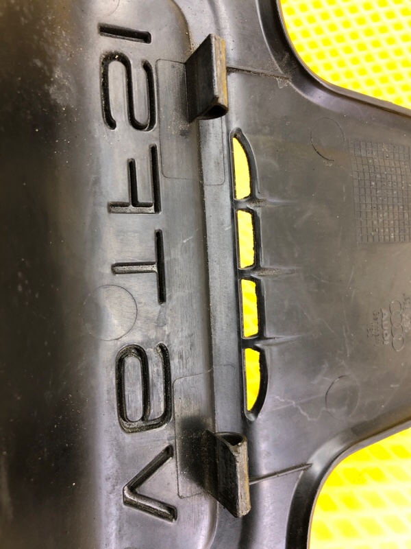 Крышка двигателя (декоративная) Audi Q7 2014 4LB