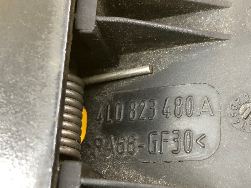 Крюк замка капота Audi Q7 2014 4LB