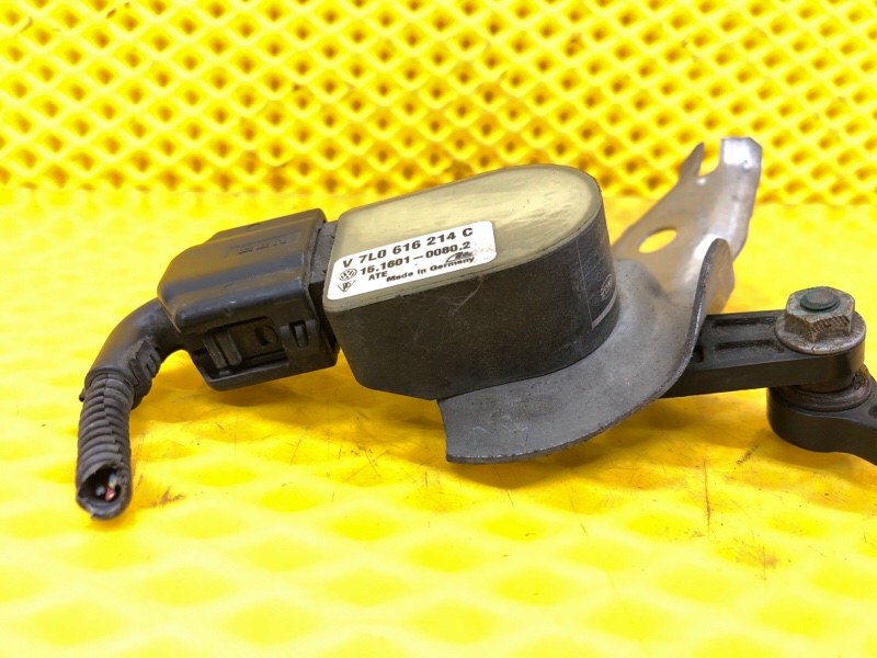 Датчик дорожного просвета Audi Q7 2014 4LB