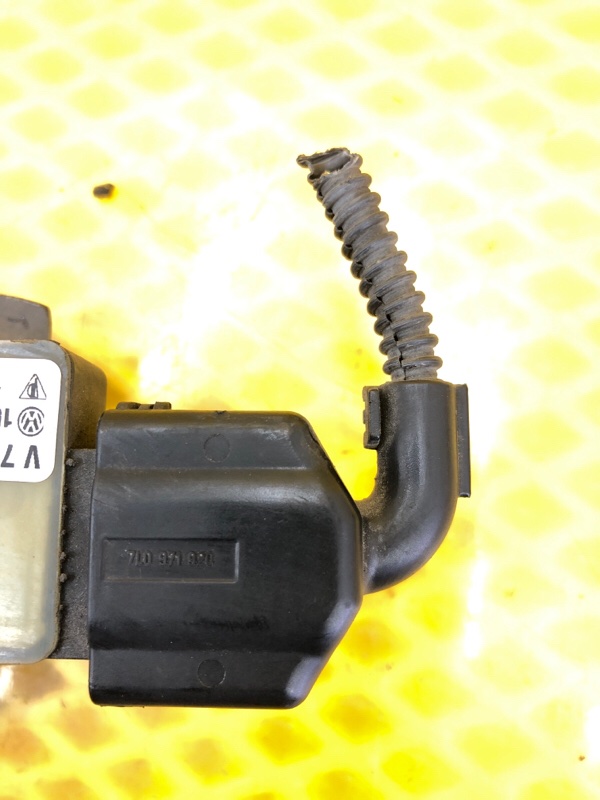 Датчик дорожного просвета Audi Q7 2014 4LB