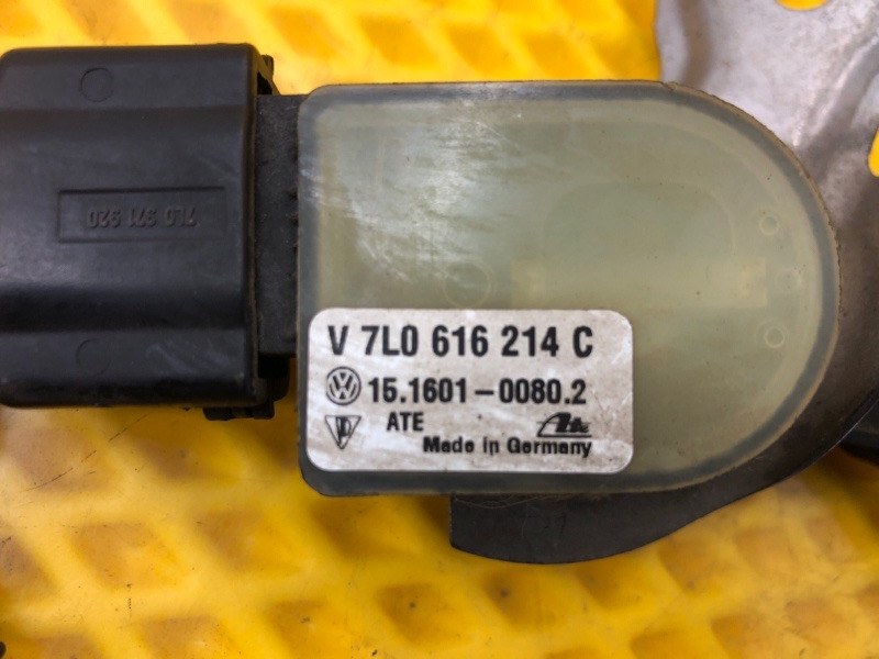 Датчик дорожного просвета Audi Q7 2014 4LB