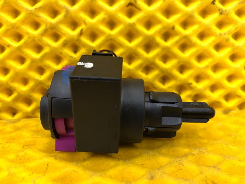 Датчик включения стоп-сигнала Audi Q7 2014 4LB