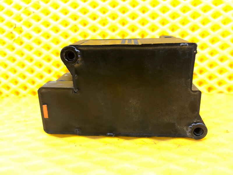 Блок клапанов пневмоподвески Mercedes-Benz S-Class 2014 W222