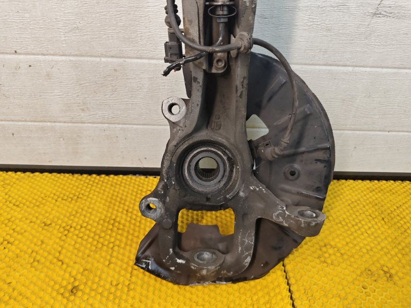 Кулак поворотный Audi Q7 2014 4L