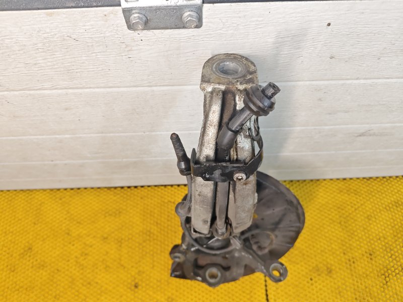 Кулак поворотный Audi Q7 2014 4L