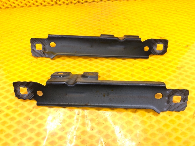 Кронштейн крепления крыла Mercedes-Benz S-Class 2014 W222