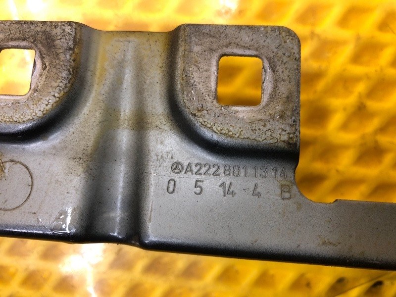 Кронштейн крепления крыла Mercedes-Benz S-Class 2014 W222