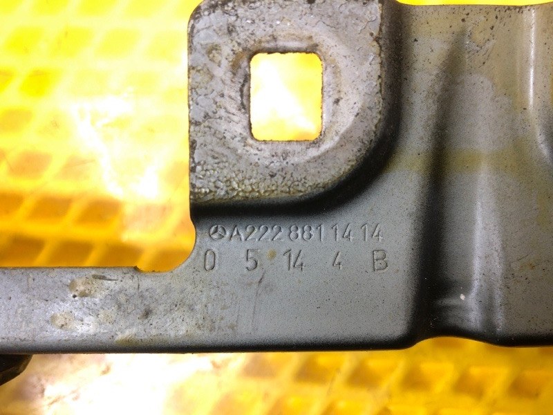 Кронштейн крепления крыла Mercedes-Benz S-Class 2014 W222