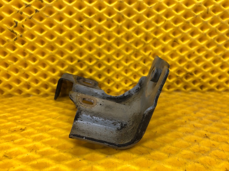 Кронштейн крепления крыла Mercedes-Benz S-Class 2014 W222