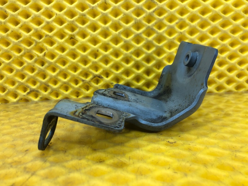 Кронштейн крепления крыла Mercedes-Benz S-Class 2014 W222