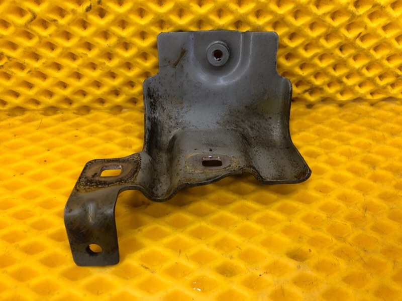 Кронштейн крепления крыла Mercedes-Benz S-Class 2014 W222