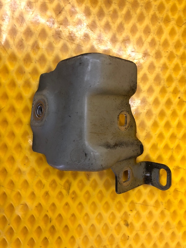 Кронштейн крепления крыла Mercedes-Benz S-Class 2014 W222