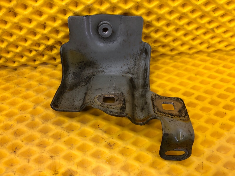 Кронштейн крепления крыла Mercedes-Benz S-Class 2014 W222