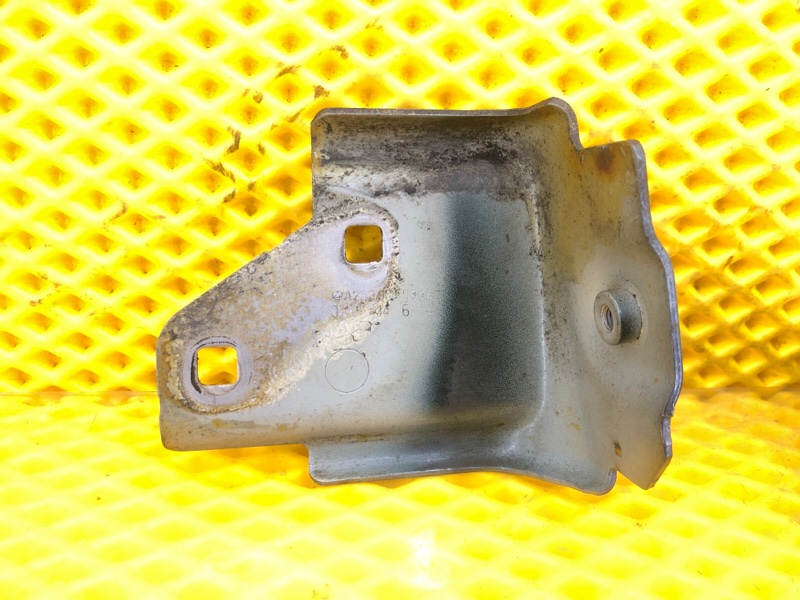 Кронштейн крепления крыла Mercedes-Benz S-Class 2014 W222