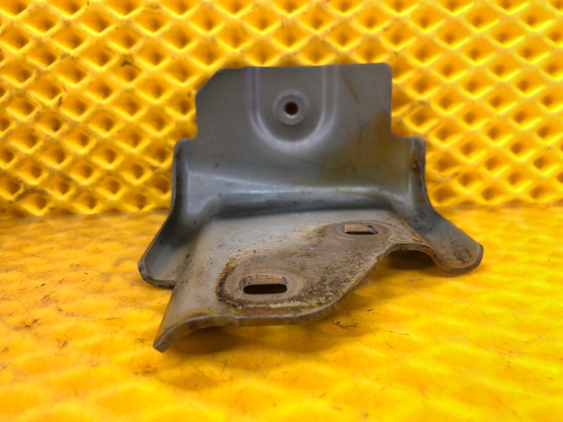 Кронштейн крепления крыла Mercedes-Benz S-Class 2014 W222