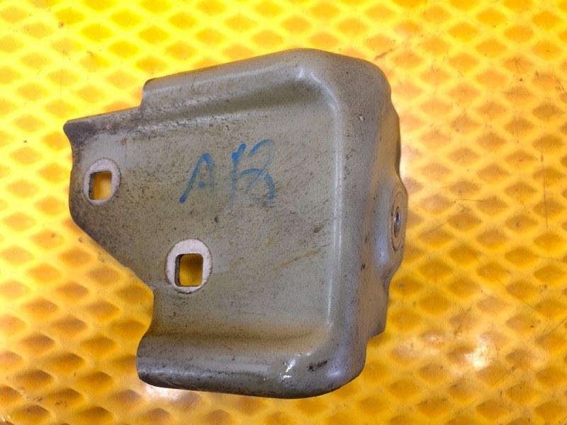 Кронштейн крепления крыла Mercedes-Benz S-Class 2014 W222