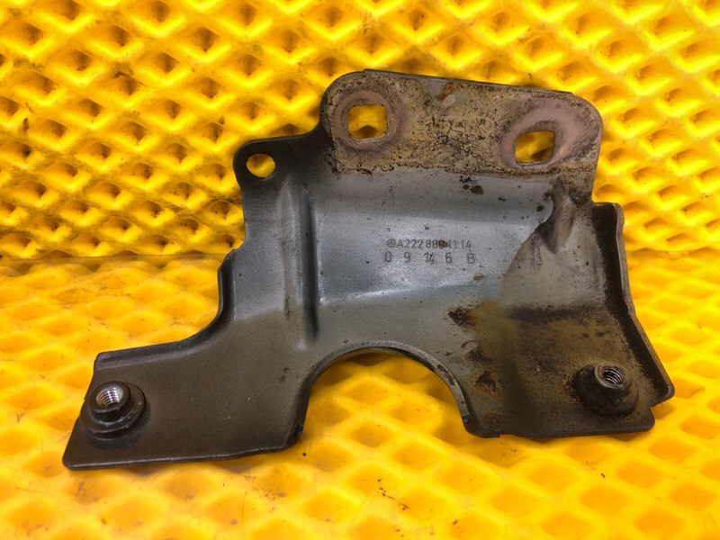 Кронштейн крепления крыла Mercedes-Benz S-Class 2014 W222