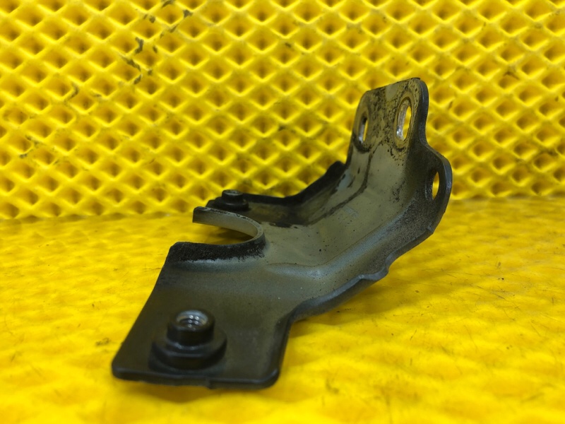 Кронштейн крепления крыла Mercedes-Benz S-Class 2014 W222