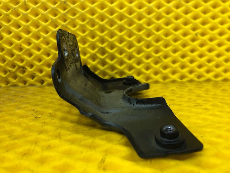 Кронштейн крепления крыла Mercedes-Benz S-Class 2014 W222